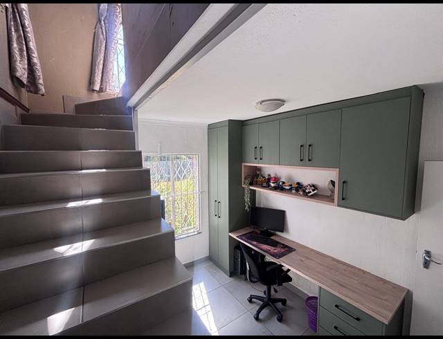 4 BEDROOM HOUSE FOR SALE IN PIERRE VAN RYNEVELD